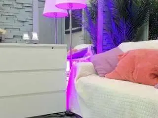 Camsoda Sex Chat of reina-cummingss
