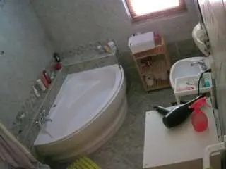 Camsoda Sex Chat of voyeurcam-julmodels-bath-1st-2