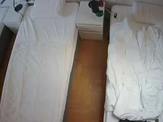 Camsoda Nude Webcam of voyeurcam-julmodels-bed-5