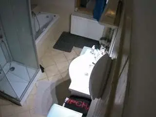 Camsoda Best Webcam of voyeurcam-julmodels-bath-2nd-2