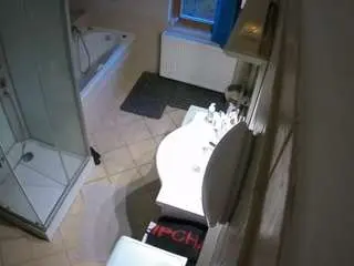Camsoda Live Sex of voyeurcam-julmodels-bath-2nd-2