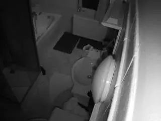 Camsoda Sex Chat of voyeurcam-julmodels-bath-2nd-2