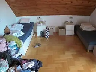 Camsoda Private Sex Chat of voyeurcam-julmodels-greybed-3