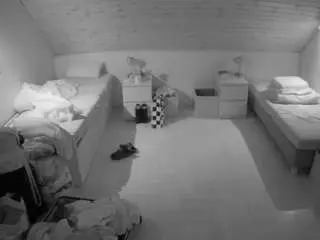 Camsoda Nude Webcam of voyeurcam-julmodels-greybed-3