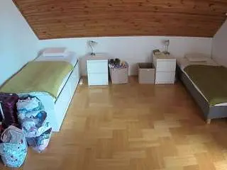 Camsoda Private Sex Chat of voyeurcam-julmodels-greybed-3