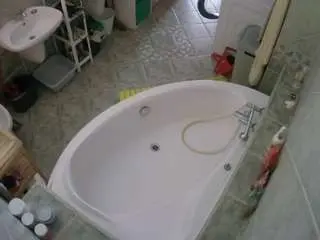 Camsoda Adult Webcam of voyeurcam-julmodels-bath-1st-1