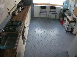 Camsoda Adult Webcams of voyeurcam-julmodels-kitchen-2