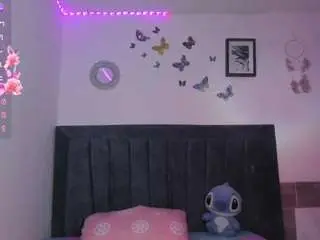 Camsoda Adult Video Chat of emmie-bunny