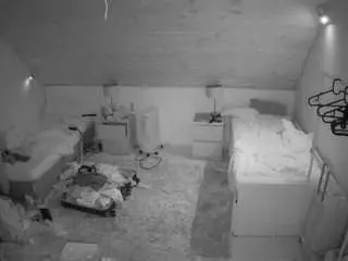 Camsoda Watch Live Sex Cams of voyeurcam-julmodels-whitebed-3