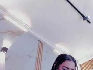 Camsoda Adult Webcam of logan-and-rachel