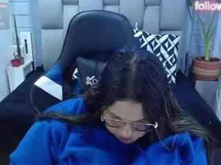 Camsoda Free Porn Cam of evelinzaens