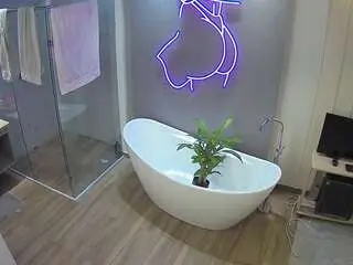Camsoda Nude Webcam of voyeurcam-casa-salsa-bathroom-5