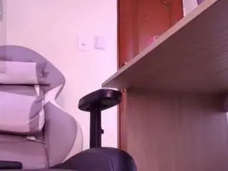 Camsoda Sex Cam of andrea-jones11