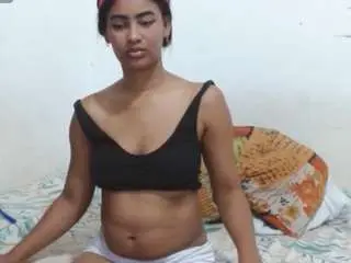 Camsoda Nude Webcam of lulu-liz