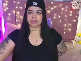 Camsoda Free Porn Cam of miahjoness1