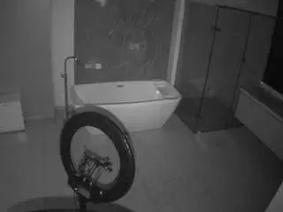 Camsoda Private Sex Chat of voyeurcam-casa-salsa-bathroom-4