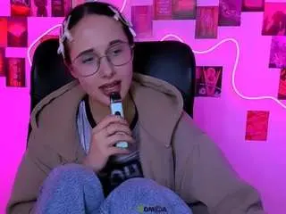 Camsoda Watch Live Sex Cams of mona-cloud