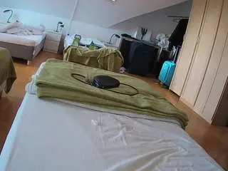 Camsoda Private Sex Chat of voyeurcam-julmodels-bed-1