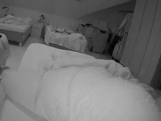 Camsoda Best Webcam of voyeurcam-julmodels-bed-1