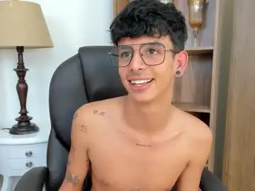 Chaturbate Nude Webcam of andyxibrat