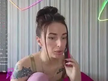 Chaturbate Live Sex Cam of adrihanna