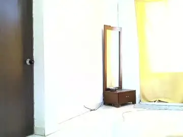 Chaturbate Watch Live Sex Cams of aronmiller404
