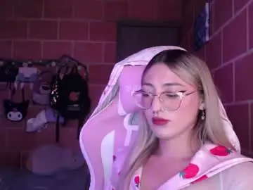 Chaturbate Live Porn of andrea_camila