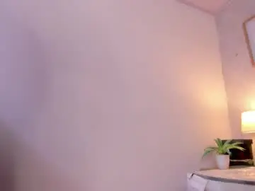 Chaturbate Live Sex Cam of caroline_dh