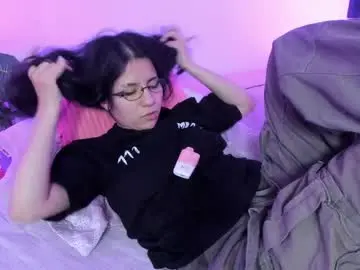 Chaturbate Free Porn Cam of hollypeach_