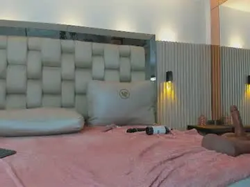 Chaturbate Live Sex Cam of noah_pariss