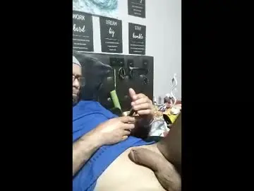 Chaturbate Free Porn Cam of pedrocoelhopio