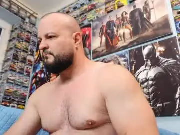 Chaturbate Live Sex Cam of muscular_bear