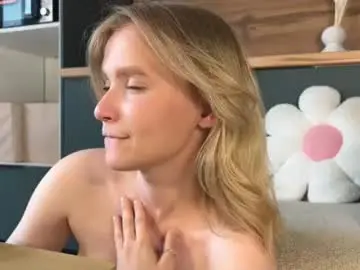Chaturbate Best live sex cam show of adele_nick2202
