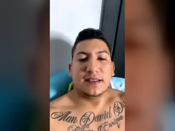 Chaturbate Live Sex Cam of dylannigtht