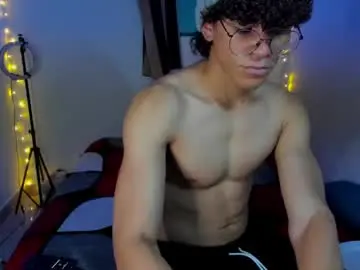Chaturbate Watch Live Sex Cams of tom_blue10