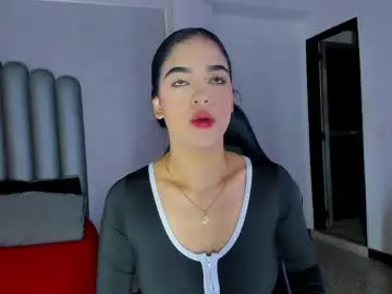 Chaturbate Live Sex Cam of luna__02