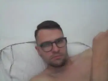 Chaturbate Live Porn of hardboylovemilfmoom