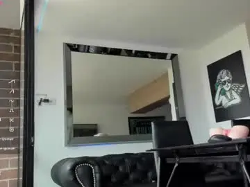 Chaturbate Adult Webcam of pretur_crubaa