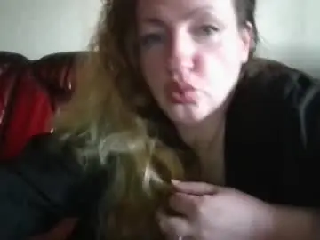 Chaturbate Live Sex Cam of velvetdiamond