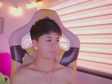 Chaturbate Sex Cam of tommy_blue1