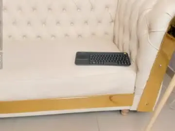 Chaturbate Sex Cam of chloe_dreams4u