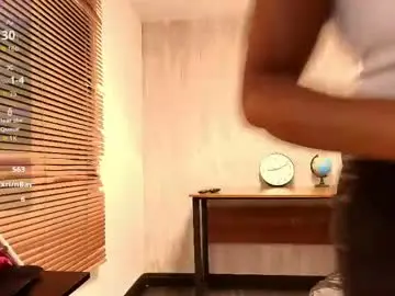 Chaturbate Free Porn Cam of aurorabrow