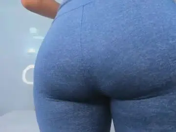Chaturbate Live Sex Cam of zenda_evans