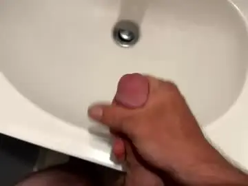 Chaturbate Live Sex Cam of blueeyedwhitedragon48