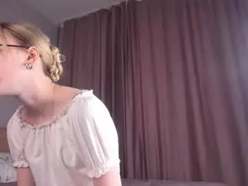 Chaturbate Free Porn Cam of eileencrowday