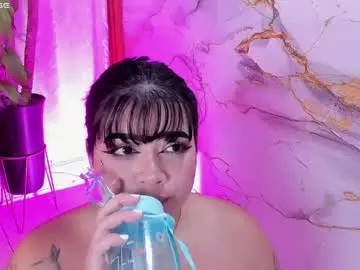 Chaturbate Nude Webcam of trixxiee_