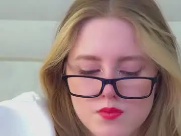 Chaturbate Best live sex cam show of lexireadway