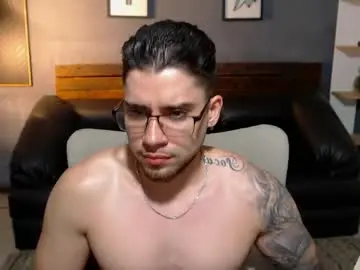 Chaturbate Live Sex Cam of mike_montoya