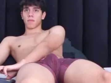 Chaturbate Live Sex Cam of marcoalexlatino