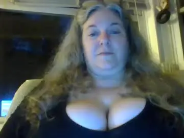 Chaturbate Free Live Porn of hippysnewhere
